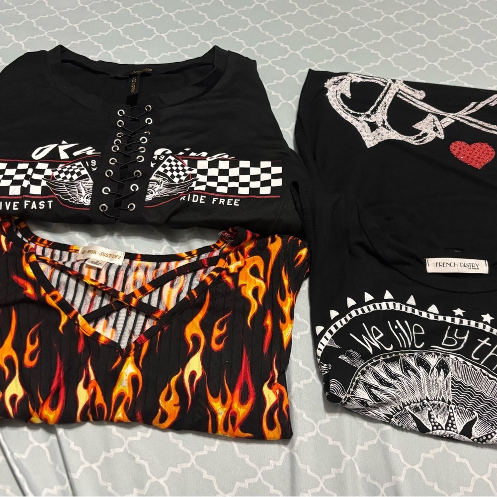 4 Pack/Bundle of Women’s Crop Top Shirts + 2 FREE